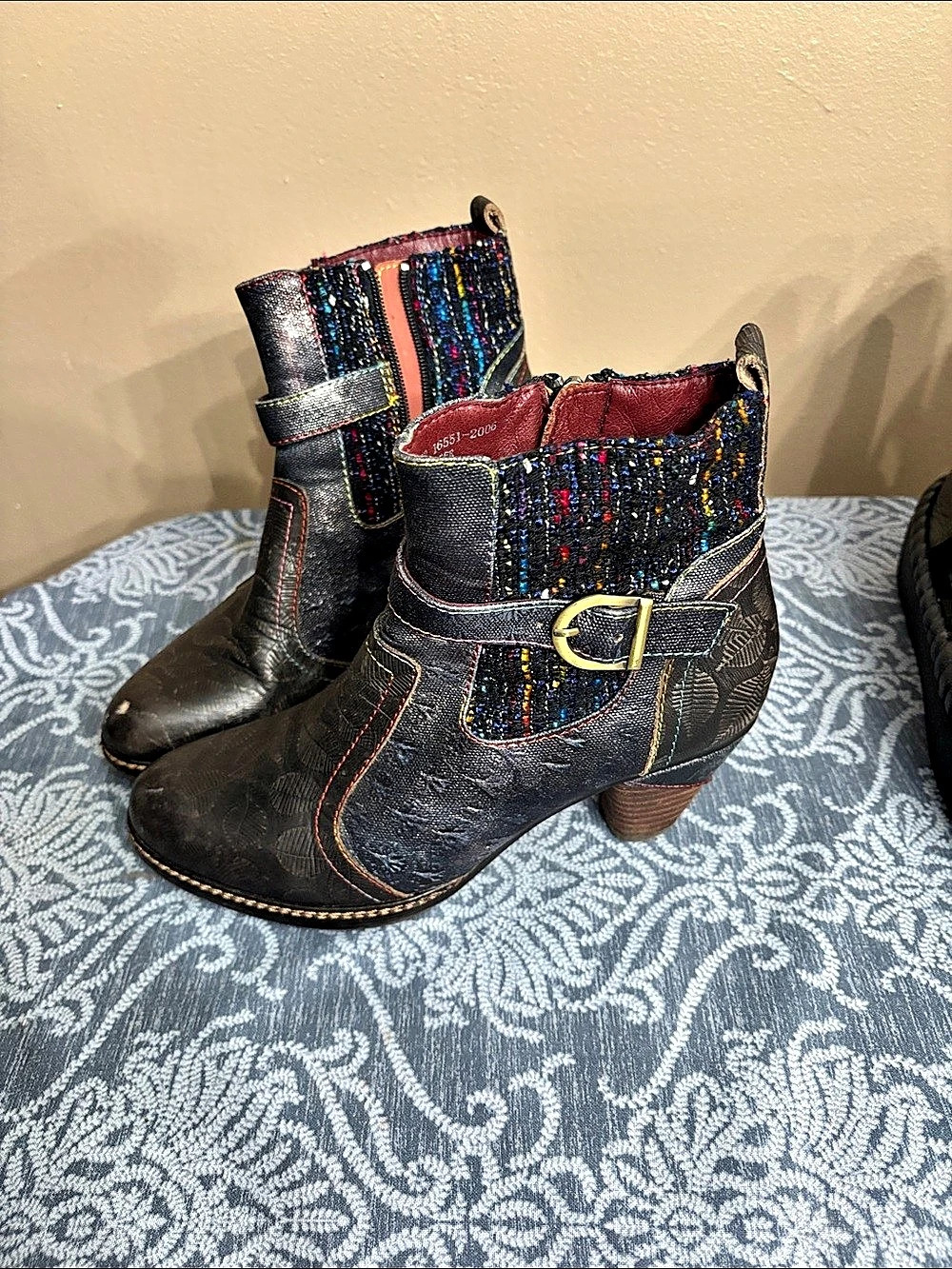 ARTURO CHIANG Paisley Ankle Boots Black US 6